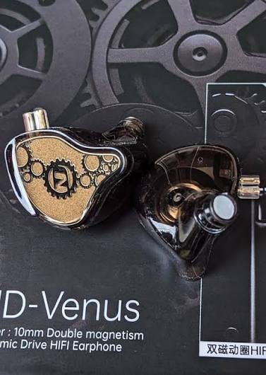 ND Venus 3.5mm In-Ear Monitor (With Mic) photo 2
